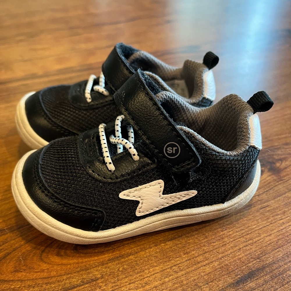 EUC toddler sneakers